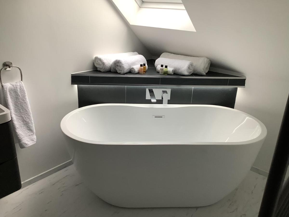 Little London Bed & Breakfast And Glamping Pod Hotel Abercraf Екстериор снимка