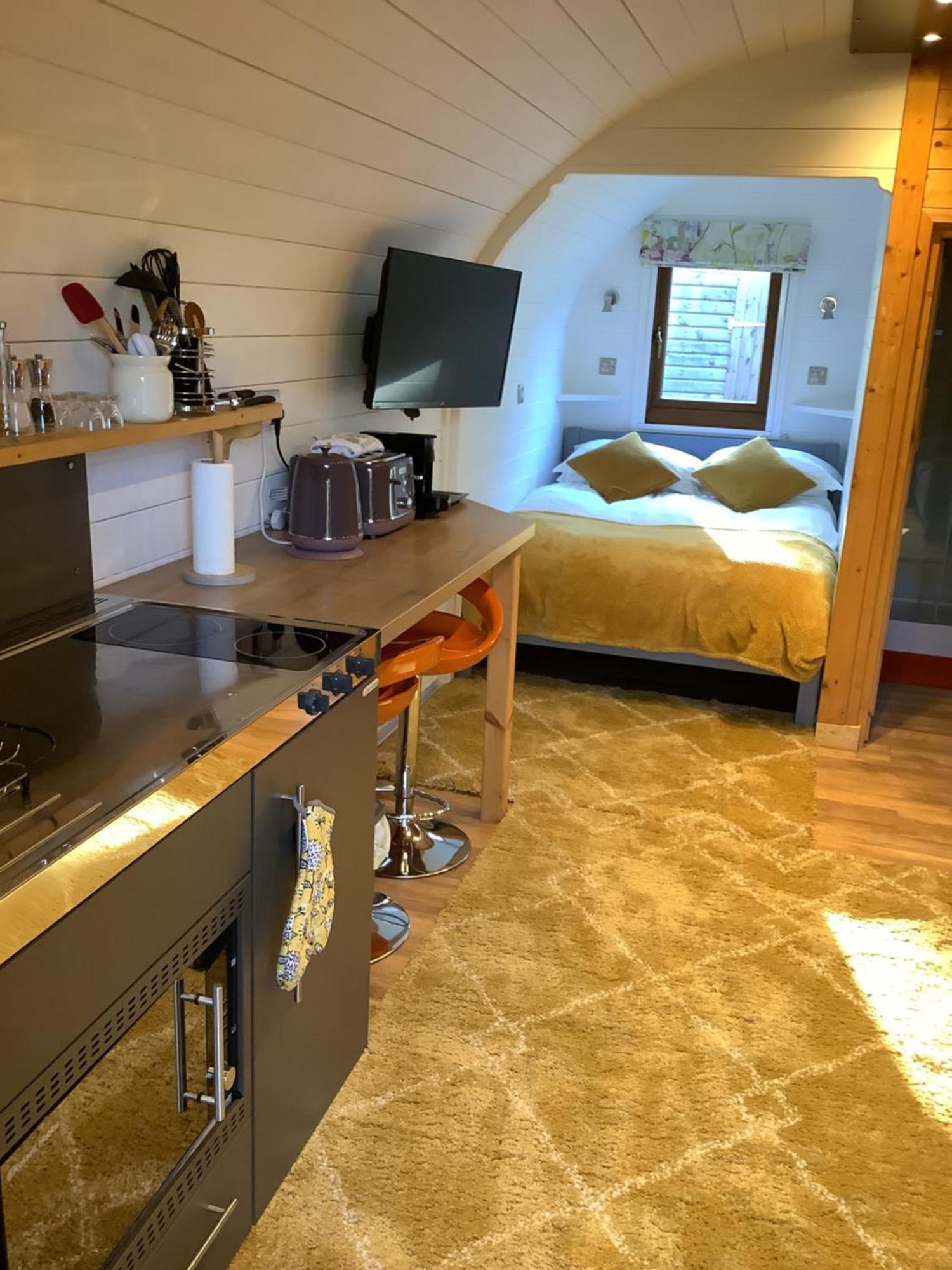 Little London Bed & Breakfast And Glamping Pod Hotel Abercraf Екстериор снимка